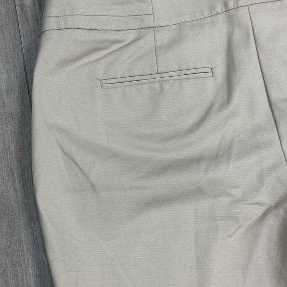 Women's Apt. 9 10 Medium Chino Khakis Khaki Bermuda Shorts Stretch Twill NWOT - Picture 6 of 9